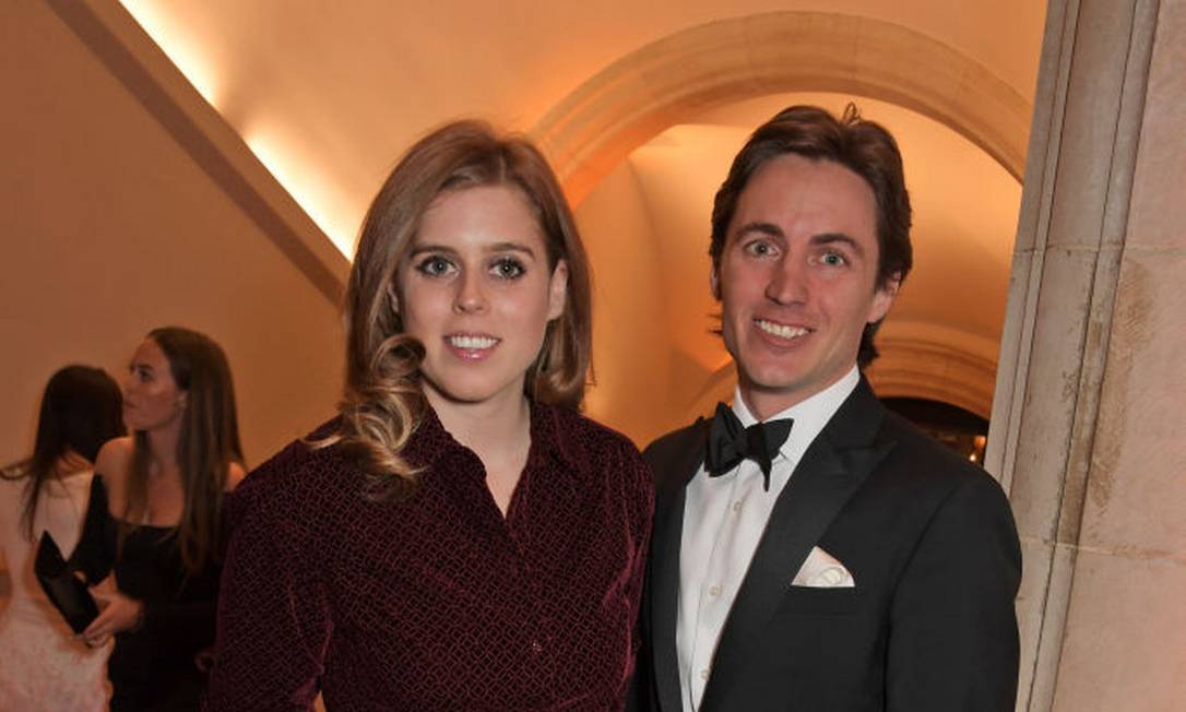 Princesa Beatrice faz casamento secreto com a presen a da rainha