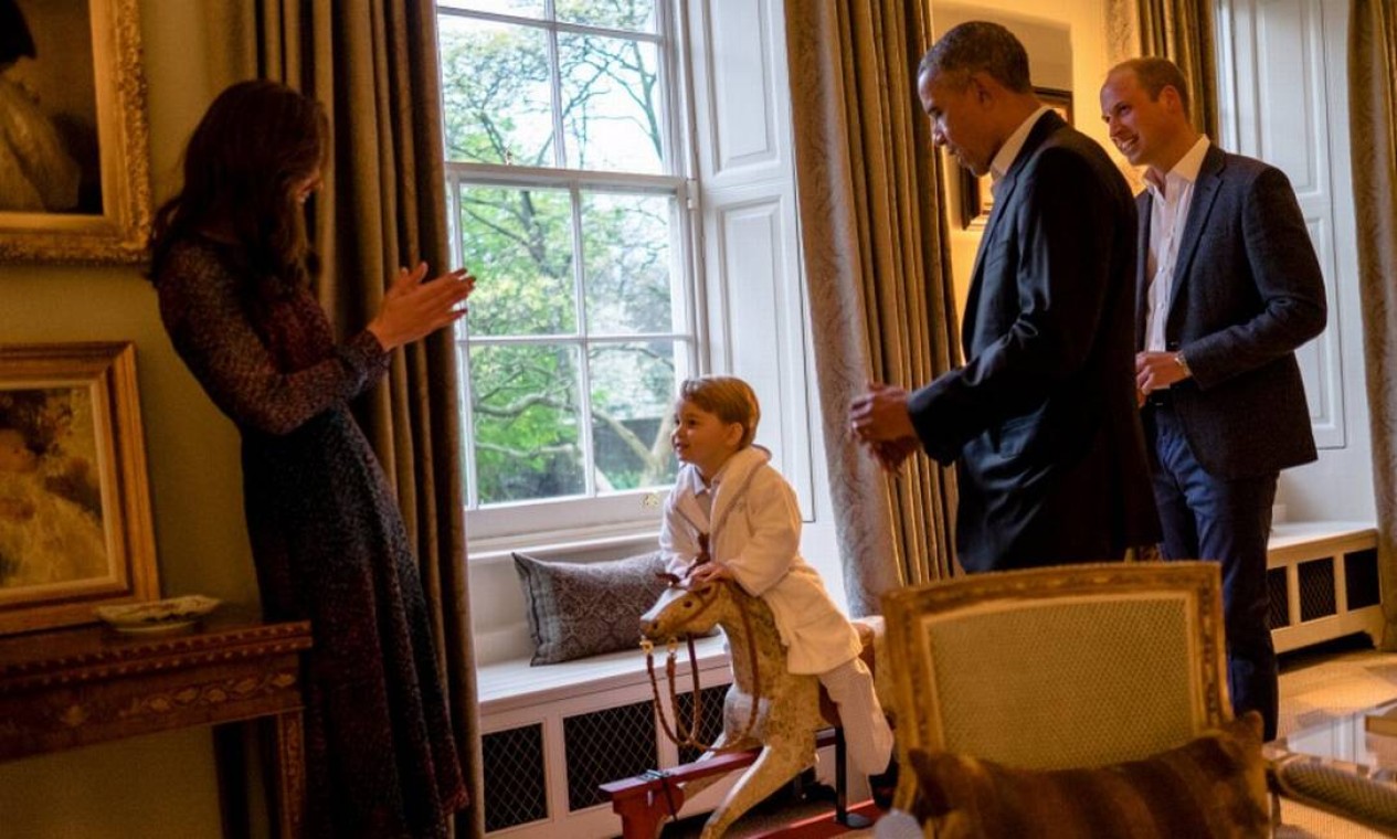 À vontade, de roupão, para conhecer o presidente dos Estados Unidos em 2016, Barack Obama Foto: Reuters