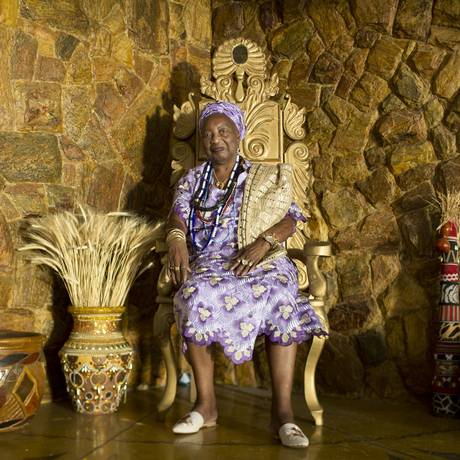 Na foto feita em outubro de 2019, Mãe Meninazinha de Oxum, de São João de Meriti. Ela é a mãe de santo mais antiga do Rio Foto: Márcia Foletto / Agência O Globo