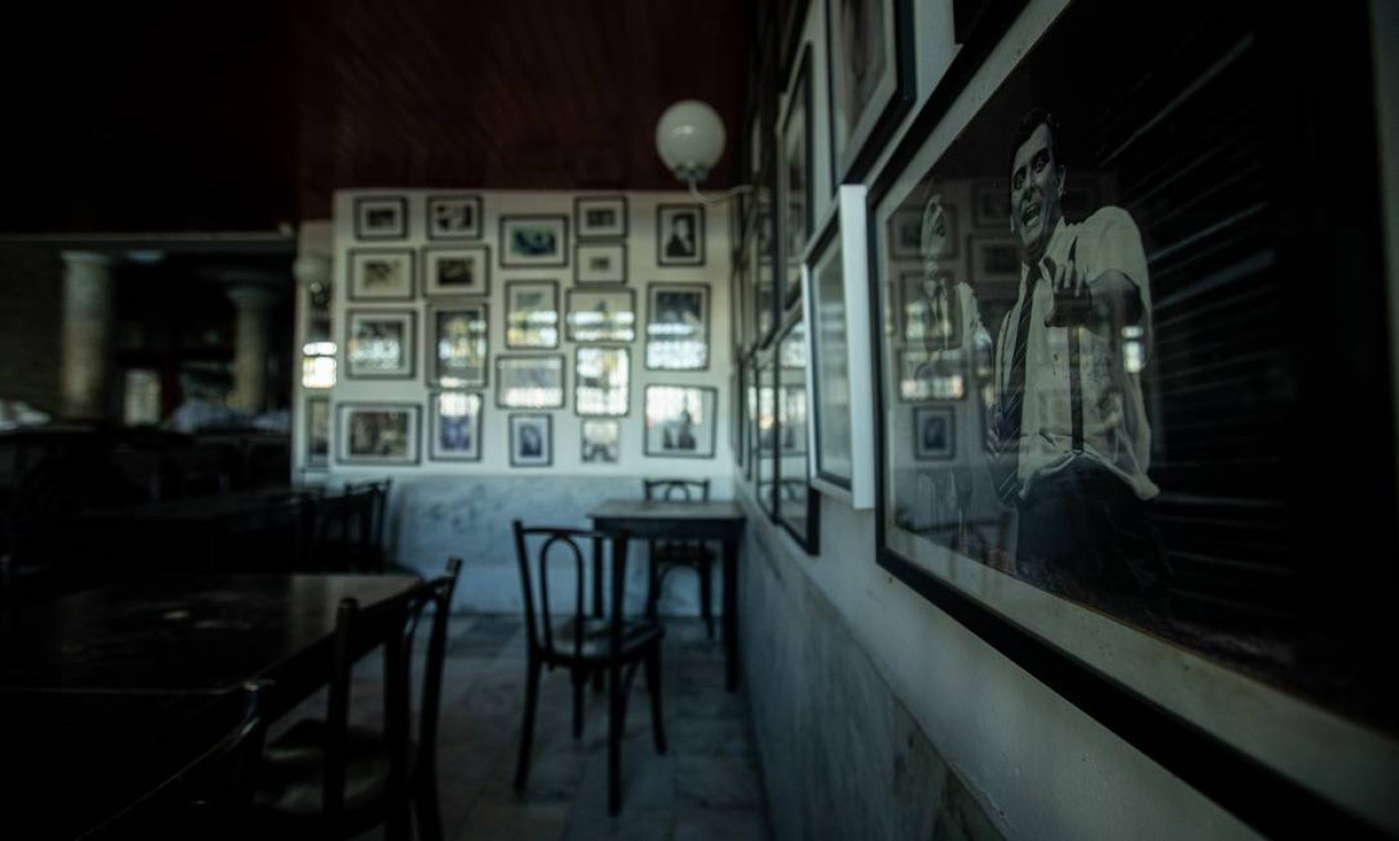 O La Fiorentina continua de portas fechadas, apesar
da prefeitura já ter autorizado
bares e restaurantes a
voltarem às atividades Foto: Brenno Carvalho / Agência O Globo