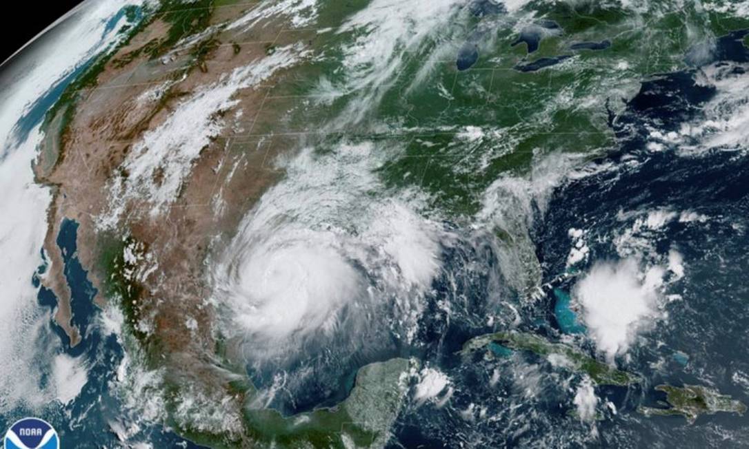A satellite image shows Hurricane Hanna in the Gulf of Mexico and approaching the coast of Texas, U.S., July 25, 2020. NOAA/Handout via REUTERS THIS IMAGE HAS BEEN SUPPLIED BY A THIRD PARTY. Foto: NOAA / via REUTERS