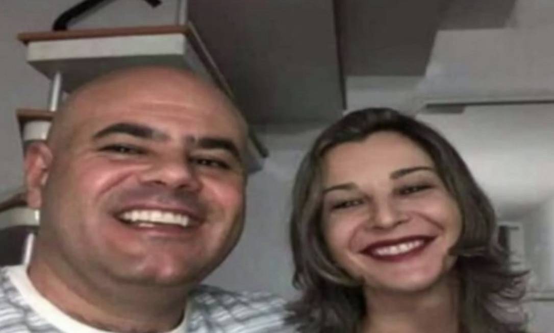 O engenheiro Wagner Franco foi morto por um miliciano a pedido da mulher, a dentista Karina (D) Foto: Reprodução/TV Globo