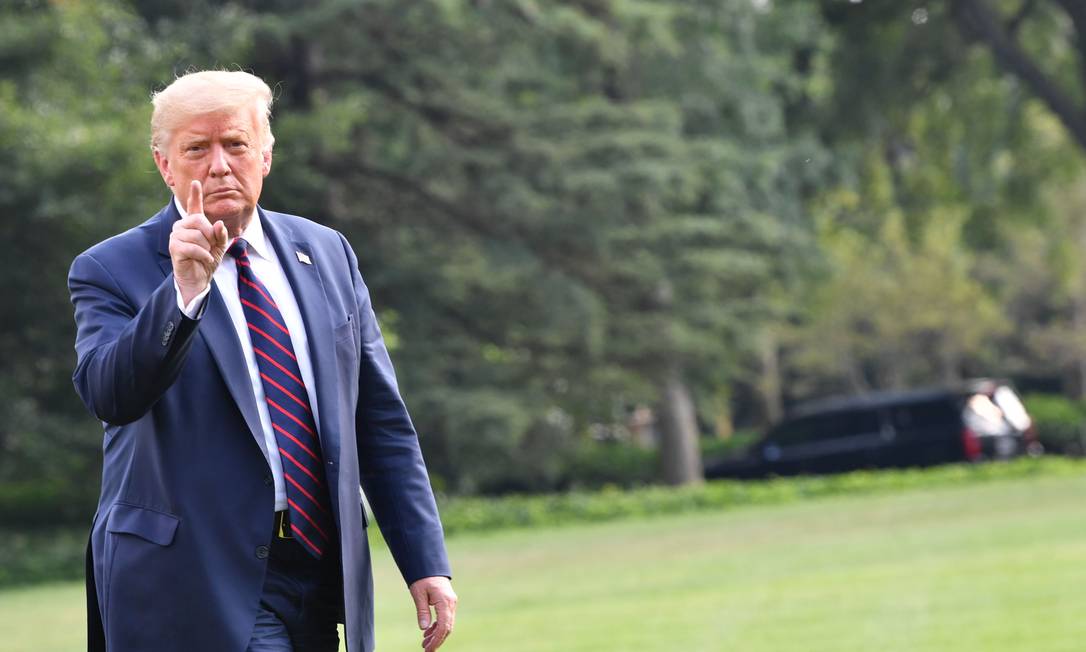 Donald Trump retorna à Casa Branca depois de uma viagem à Carolina do Norte Foto: NICHOLAS KAMM / AFP/27-06-2020