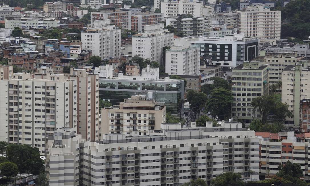 Prédios em Jacarepaguá: desentendimentos aumentaram com a pandemia e a quarententa. Foto: Guilherme Pinto / Agência O Globo
