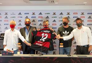 Diretoria do Flamengo apresenta Torrent Foto: Alexandre Vidal