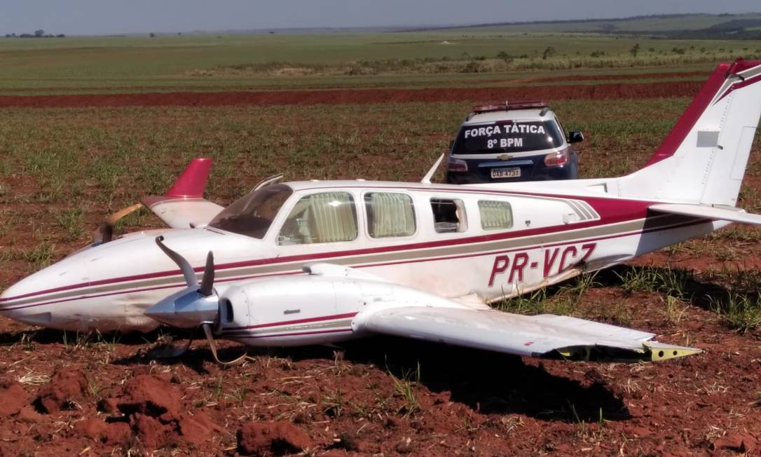 Avião foi interceptado com 516 kg de cocaína Foto: Divulgação Polícia Militar do MS