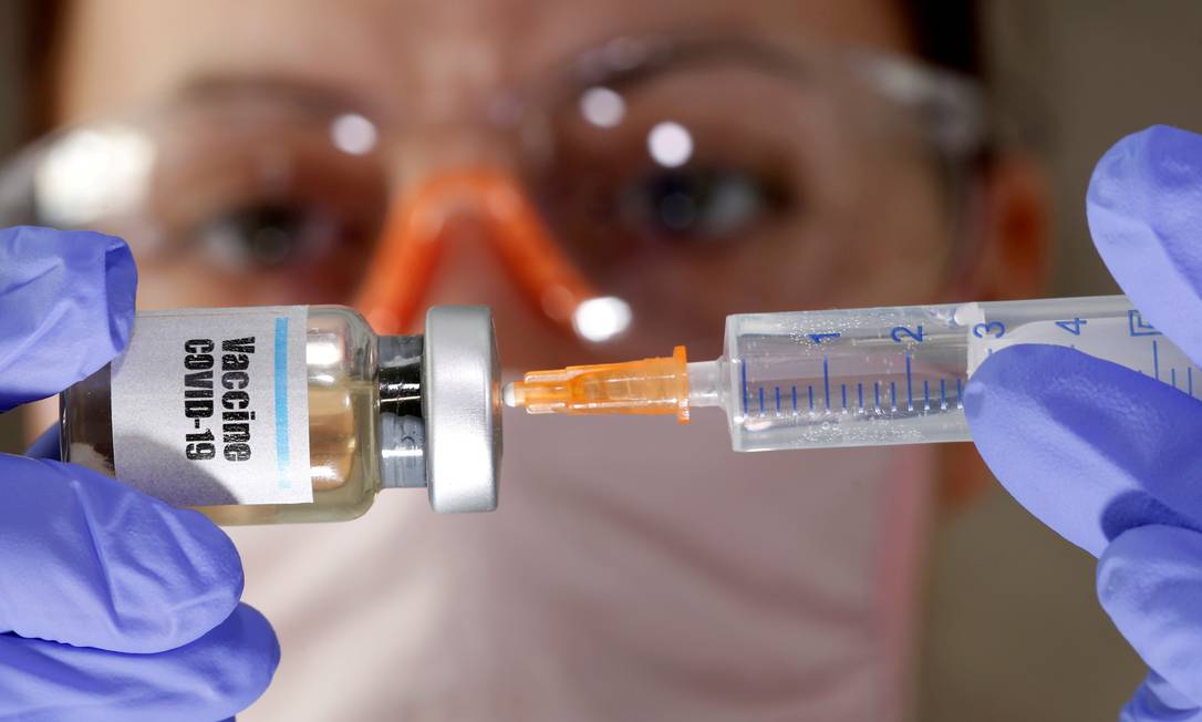 Cientista pesquisa vacina contra coronavírus: 27 imunizações são testadas atualmente em humanos Foto: Dado Ruvic/REUTERS