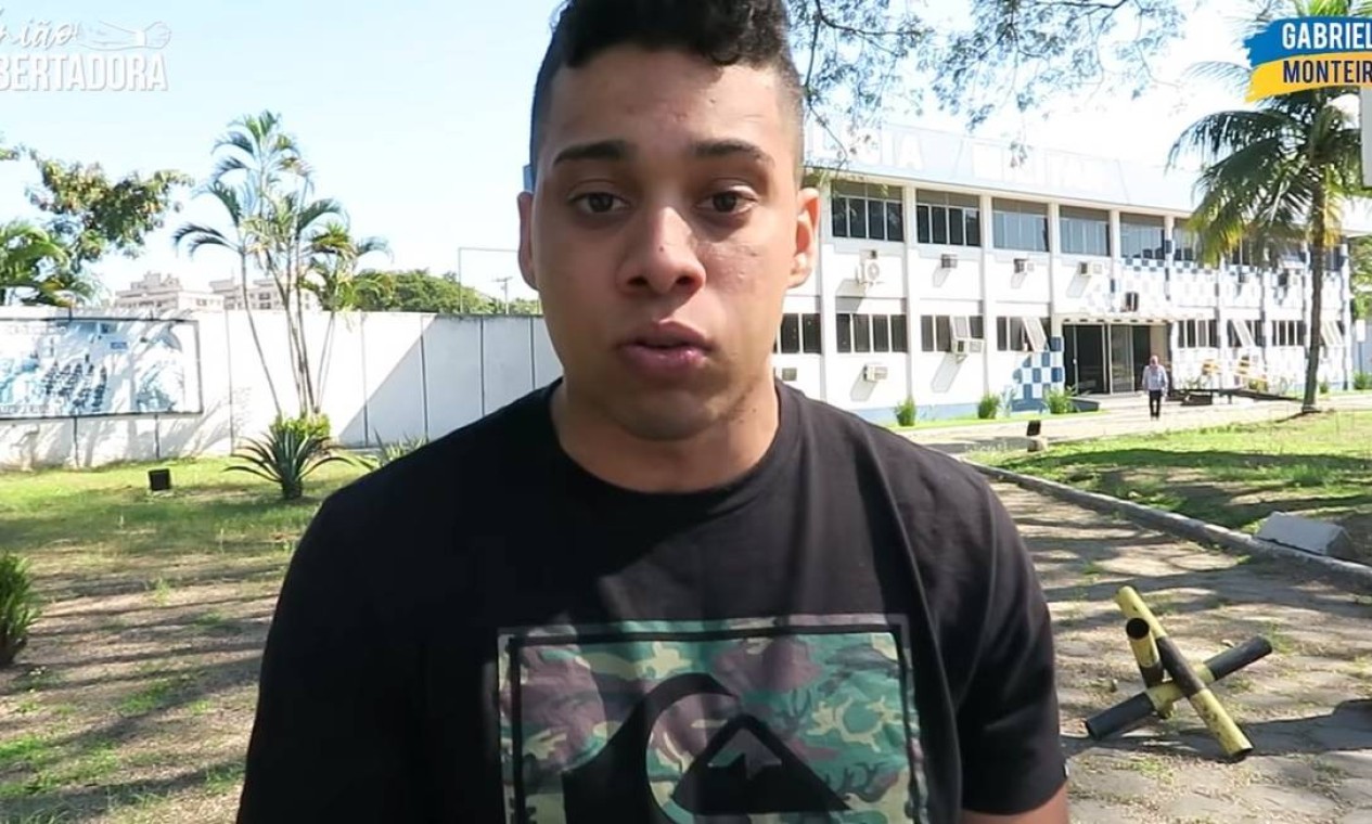 Gabriel Monteiro, em imagem de vídeo em que se defendia da acusação de deserção da PM Foto: Reprodução
