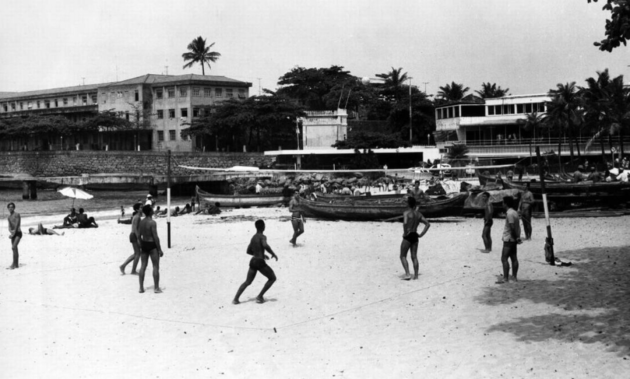 Tradicional Clube Marimbás em Copacabana reúne em livro seus ‘causos’ de pescador Jornal O Globo