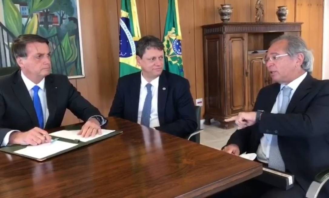 Bolsonaro diz que saída de secretários da Economia é 'normal' e defende teto e privatizações