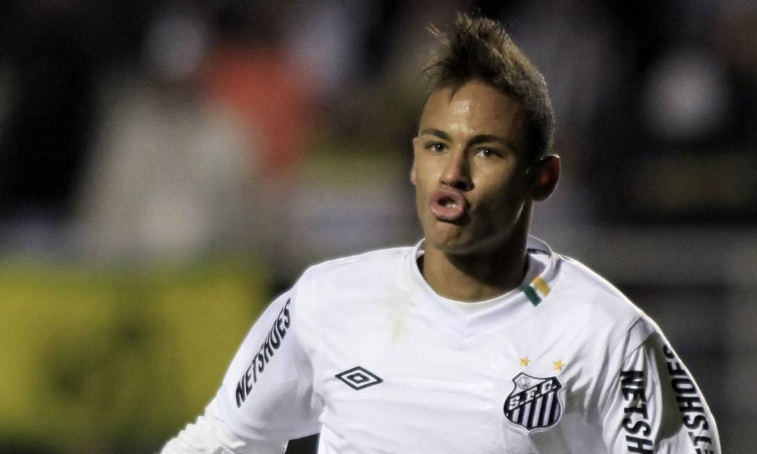 Neymar em ação pelo Santos na Libertadores de 2011 Foto: NACHO DOCE / REUTERS