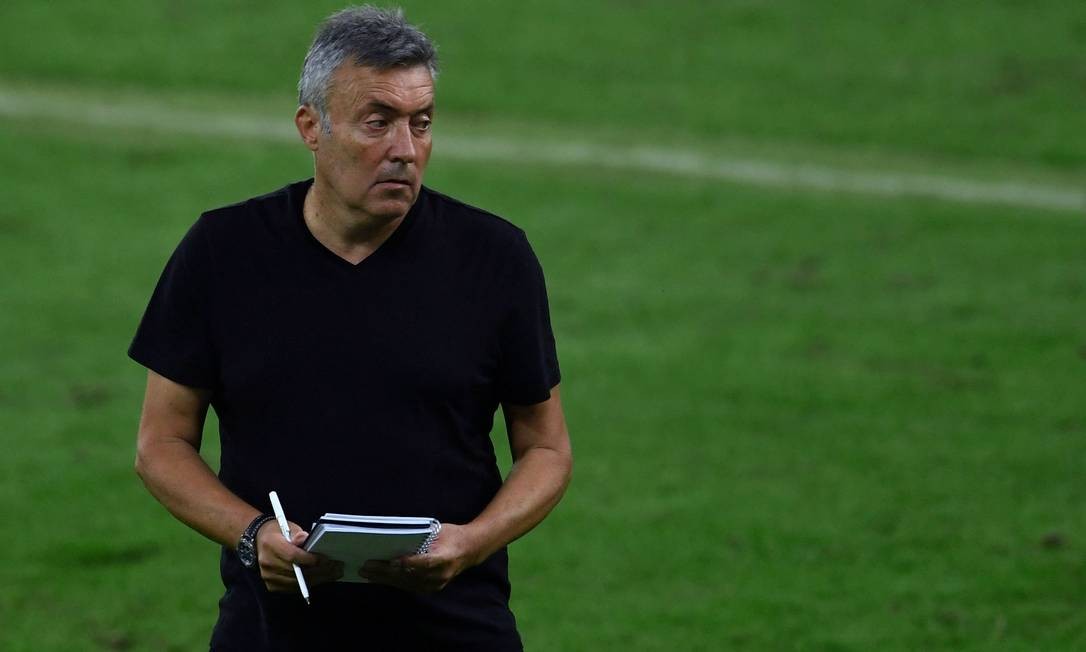 [COMENTE] Demitir ou manter: o que o Flamengo deveria fazer com Domènec?