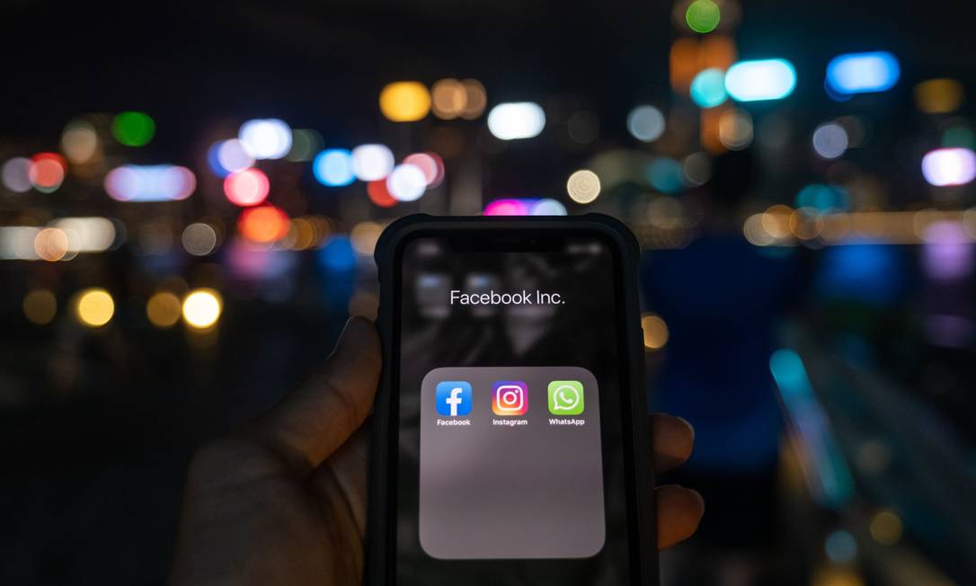 O Facebook está trabalhando na integração dos aplicativos de mensagens Messenger, WhatsApp e Instagram Foto: Roy Liu / Bloomberg
