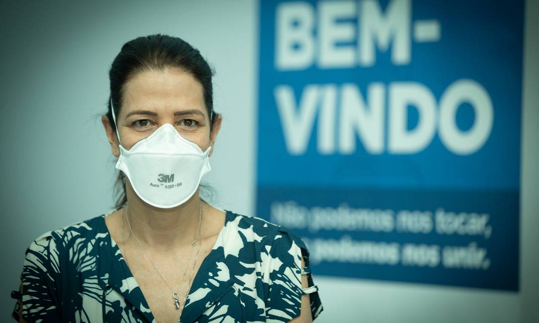 Despedida: Beatriz manteve o contato com pacientes que já tiveram alta Foto: Roberto Moreyra / Agência O Globo
