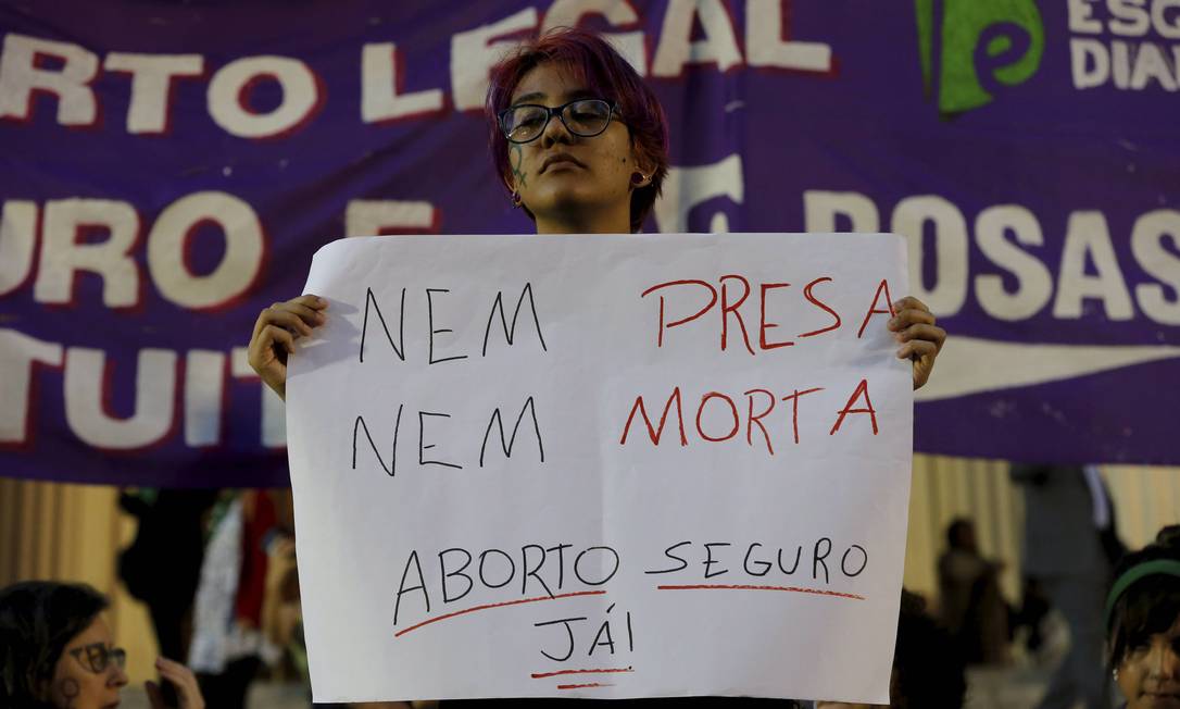 Ato pela legalização do aborto, no Rio de Janeiro Foto: Domingos Peixoto / Agência O Globo