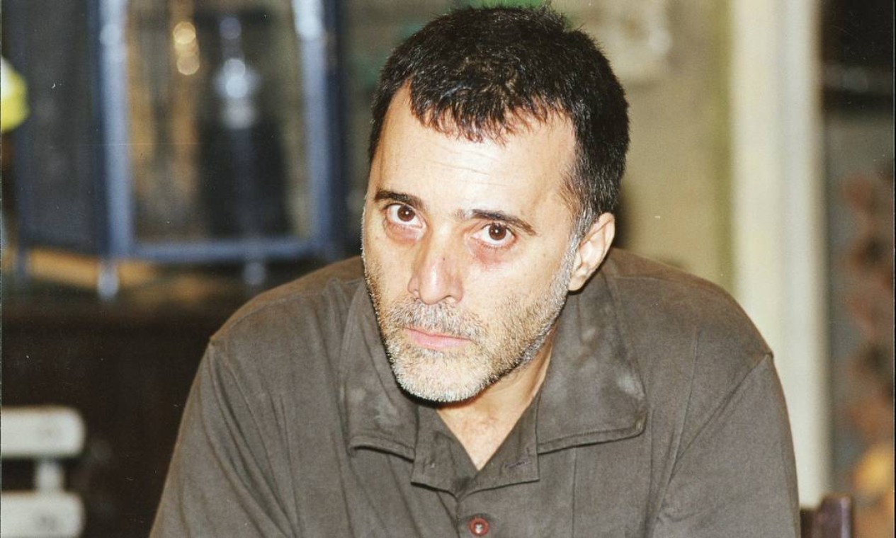Tony em cena de 'Torre de Babel' (1998), em que chocou na pele do assassino Clementino Foto: Jorge Baumann / Divulgação