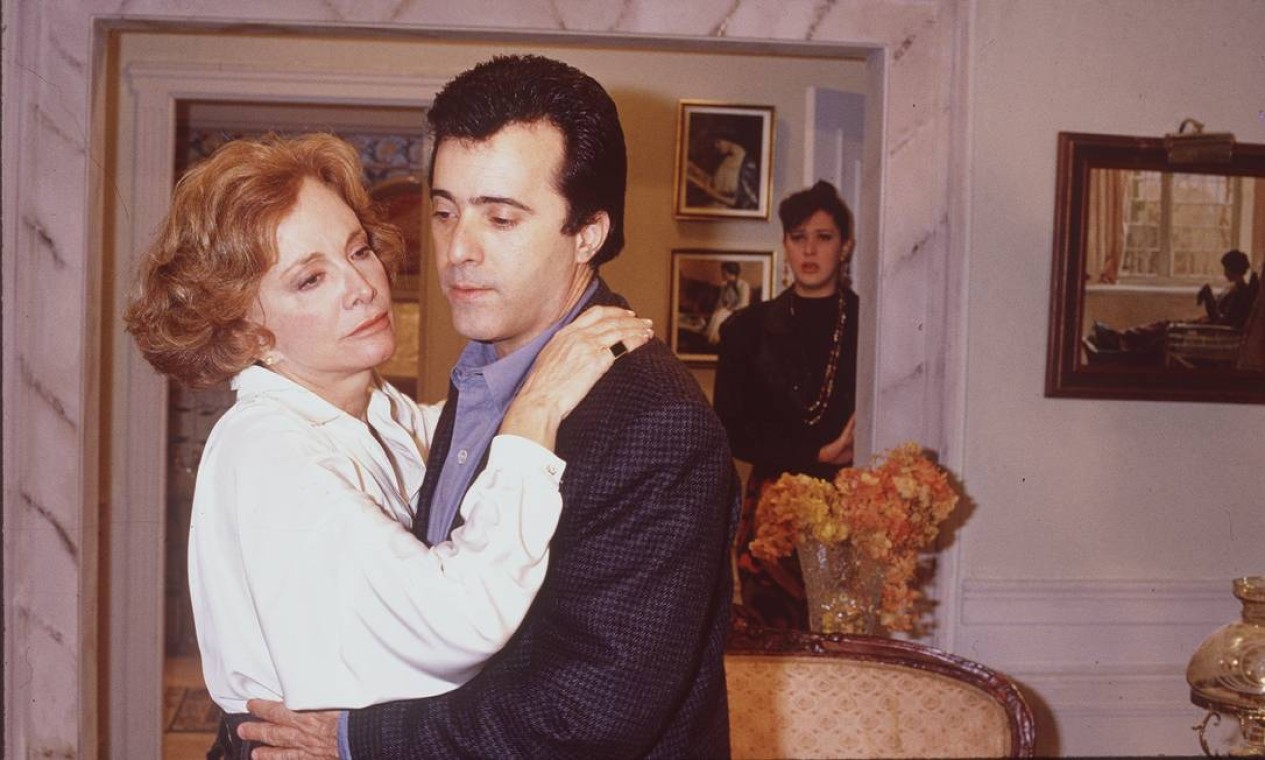 O ator e Glória Menezes em 'Rainha da Sucata', de 1990. Foto: Irineu Barreto /  
