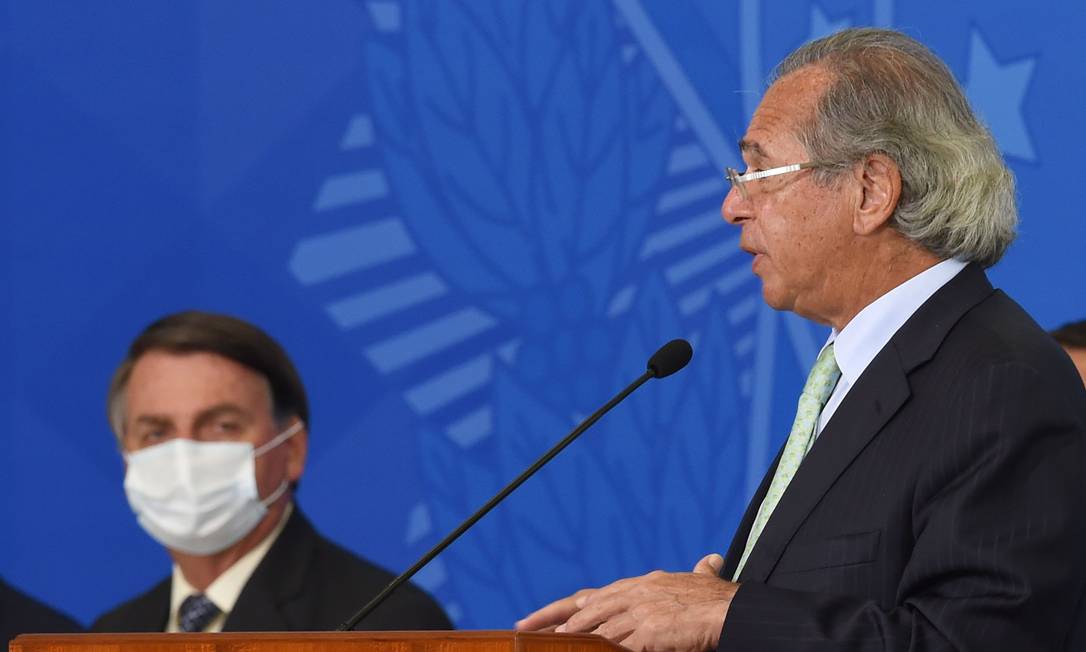 O presidente Jair Bolsonaro e o ministro da Economia, Paulo Guedes Foto: Evaristo Sá / AFP