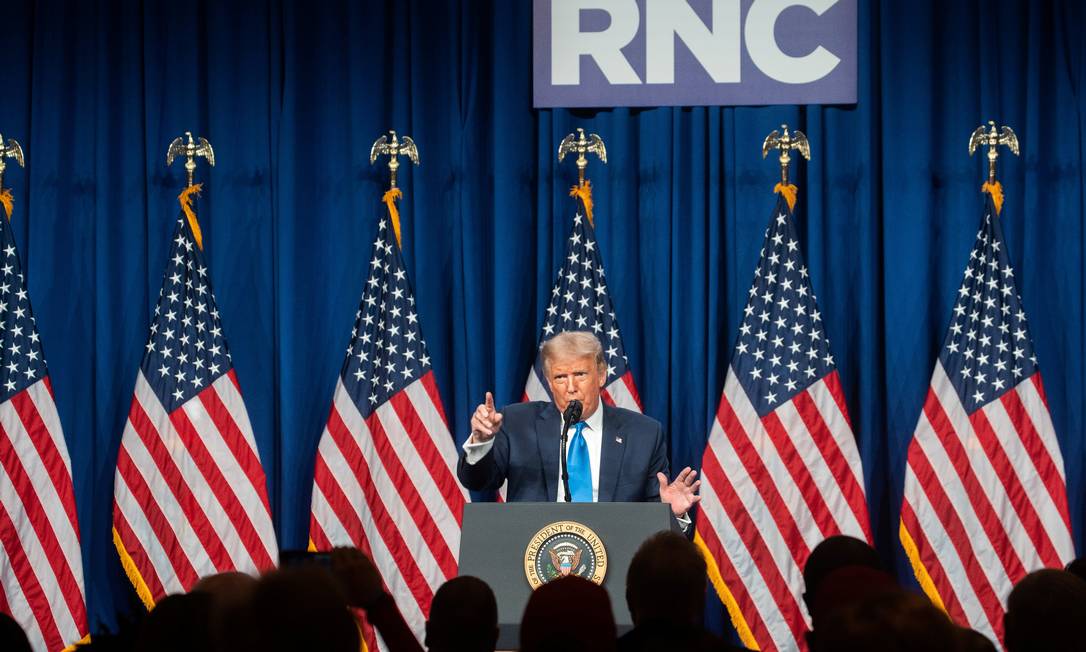 Donald Trump discursa na abertura da Convenção Republicana em Charlotte, na Carolina do Norte Foto: POOL / REUTERS