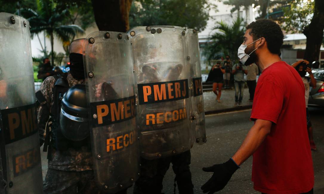 Manifestação no Palácio Guanabara contra o racismo em maio passado Foto: Roberto Moreyra / Agência O Globo