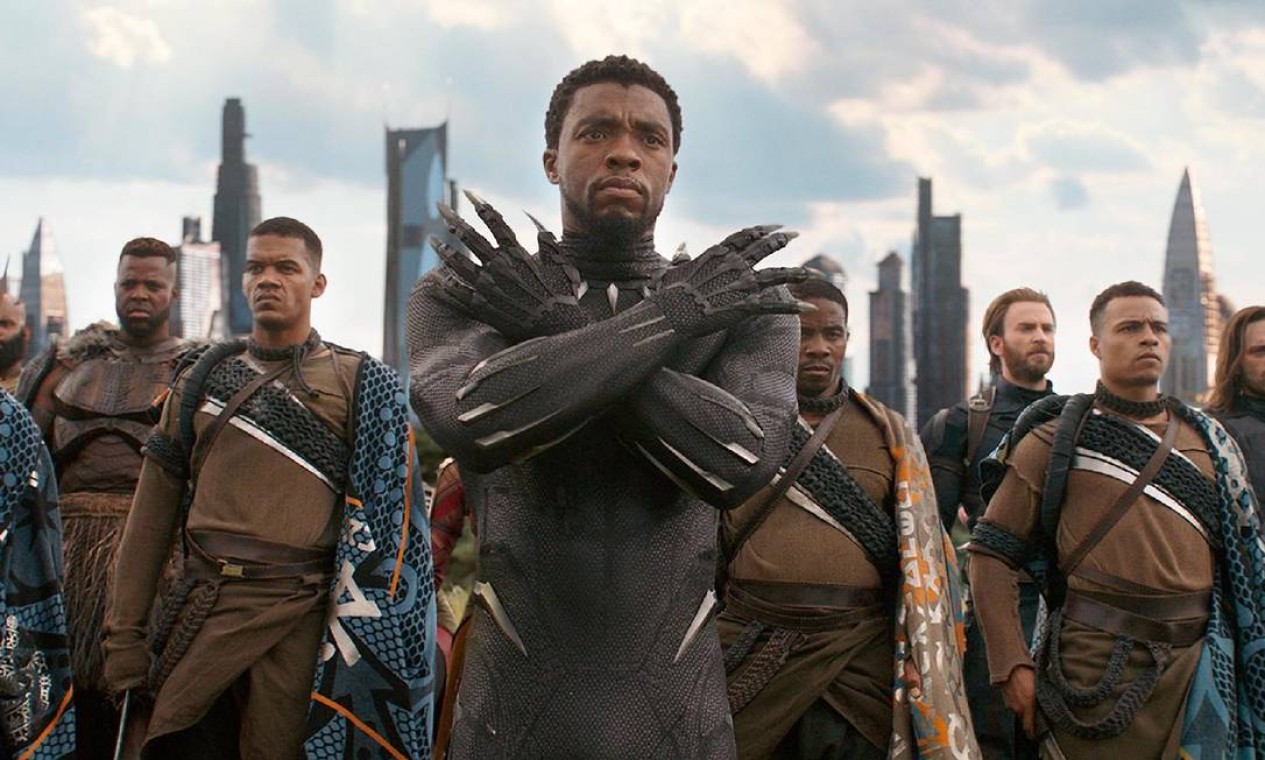 O ator Chadwick Boseman no papel do herói Pantera Negra, que o levou ao estrelato do cinema. Boseman, que morreu nesta sexta-feira, lutava há quatro anos contra um câncer de cólon Foto: Divulgação