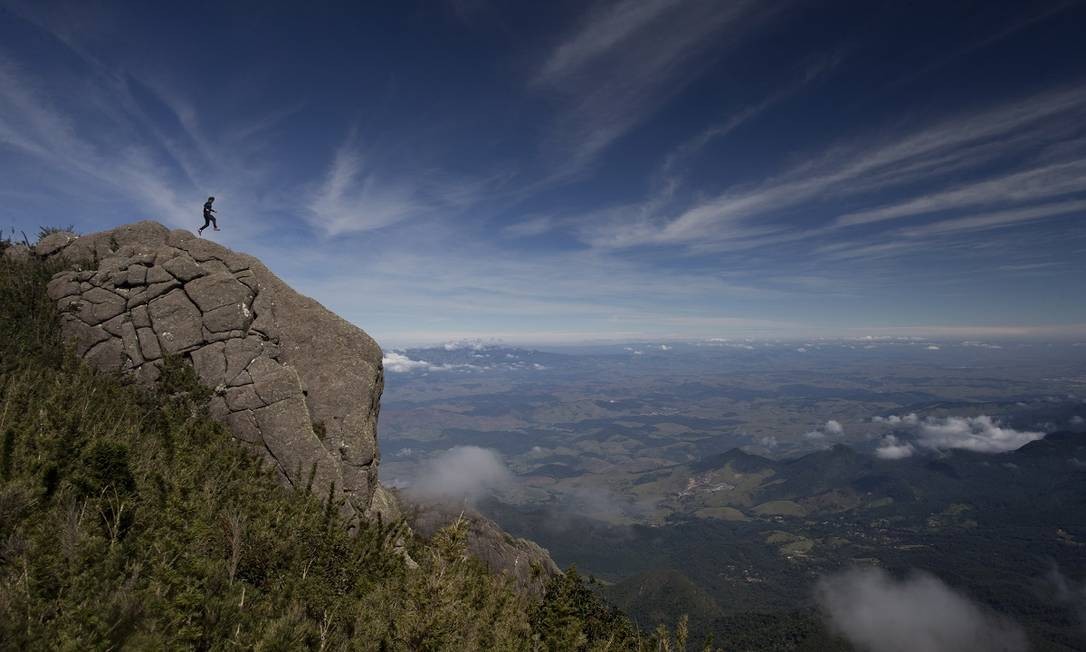 Trilha para a Pedra do Altar, no Parque Nacional do Itatiaia Foto: Márcia Foletto / Agência O Globo