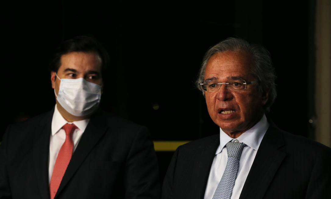 O ministro da Economia, Paulo Guedes, e o presidente da Câmara, Rodrigo Maia Foto: Jorge William / Agência O Globo