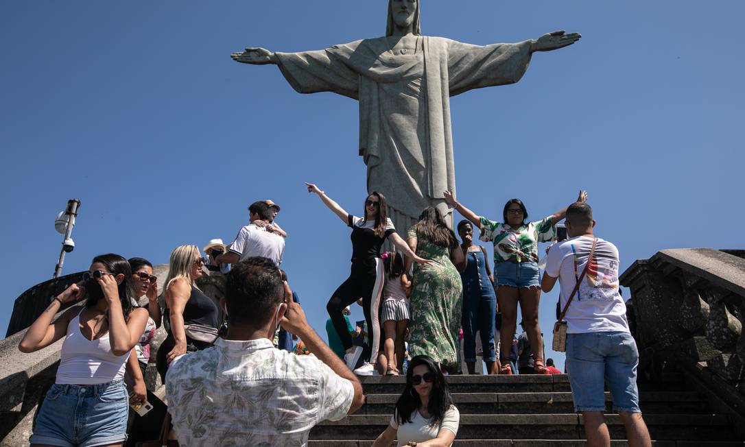Cristo Redentor abriu neste feriado Foto: BRENNO CARVALHO / Agência O Globo