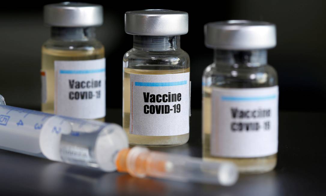 A vacina da Universidade de Oxford e da farmacêutica AstraZeneca Foto: Dado Ruvic / REUTERS