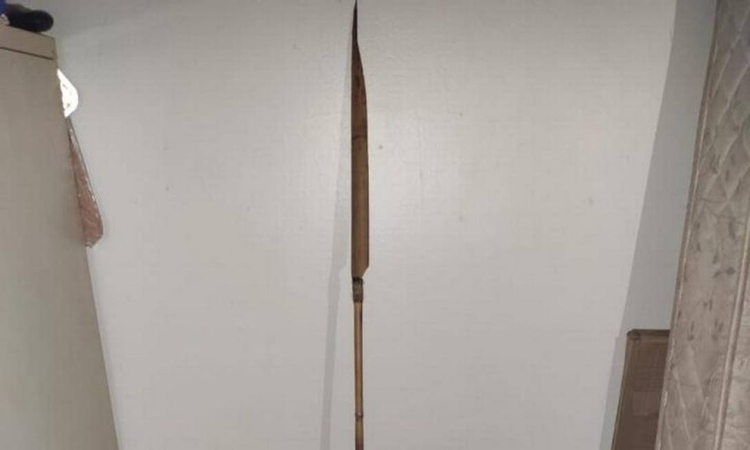 Flecha de 1,5 metro que matou o indigenista Rieli Franciscato em Rondônia, é feita de bambu e penas de aves Foto: Divulgação