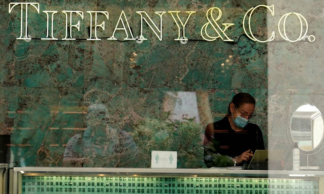 A LVMH anunciou desistência da aquisição da joalheira Tiffany Foto: CARLO ALLEGRI / REUTERS