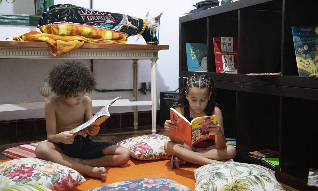 'Retratos da Leitura' mostra que brasileiros que mais leem têm entre cinco e treze anos de idade Foto: Ana Branco / Agência O Globo