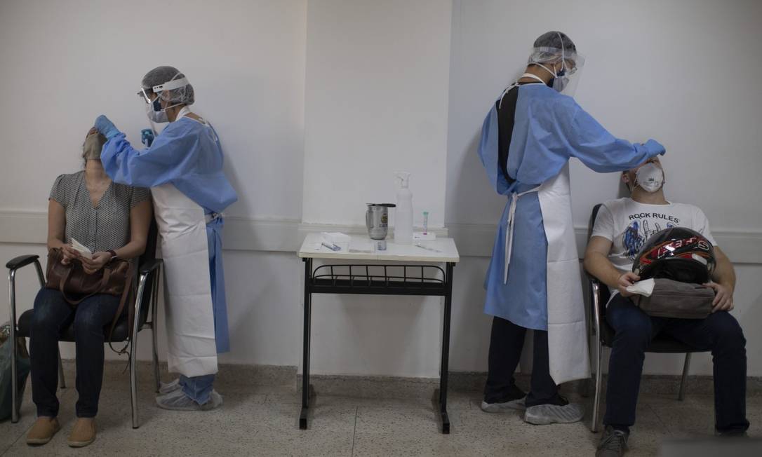 Força-tarefa de estudo do coronavírus da UFRJ já testou mais de três mil pessoas, em sua maioria profissionais de saúde do estado do Rio de Janeiro Foto: Márcia Foletto / Agência O Globo/8-9-2020