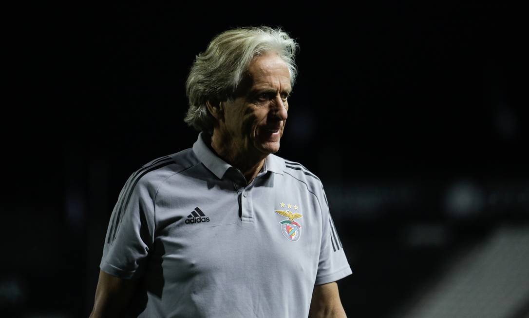 O técnico do Benfica, Jorge Jesus Foto: Konstantinos Tsakalidis / Agência O Globo