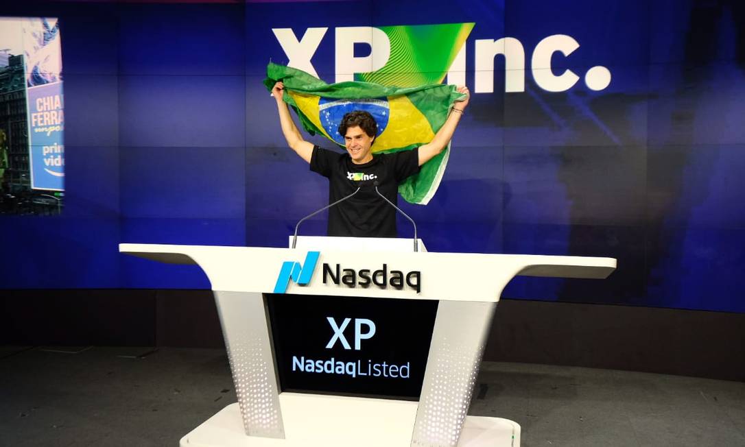 O sócio-fundador da XP, Guilherme Benchimol, ao abrir o pregão da Nasdaq no dia do lançamento da negociação das ações da empresa em Wall Street Foto: Divulgação