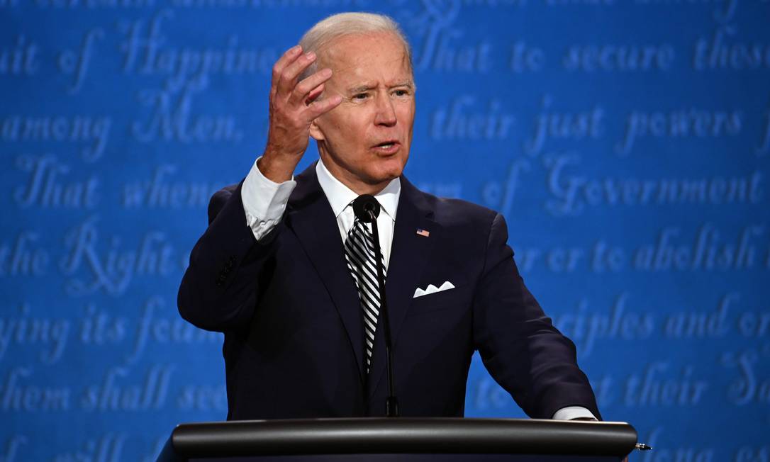 Candidato democrata à Presidência dos EUA, Joe Biden, durante debate com o presidente e candidato à reeleição, Donald Trump Foto: JIM WATSON / AFP