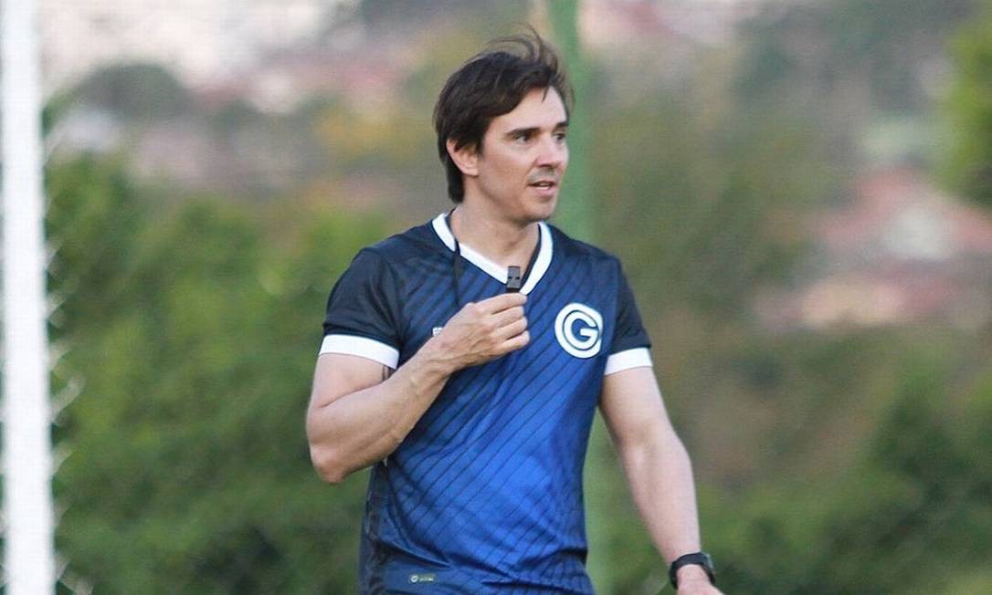 THIAGO LARGHI (GOIÁS) - 12ª RODADA: em 28 de setembro, o treinador deixou o Goiás onde ficou apenas 38 dias à frente da equipe. Chegou em agosto e, em seis jogos, teve 3 derrotas, 2 empates e uma vitória. Foto: Reprodução / Instagram