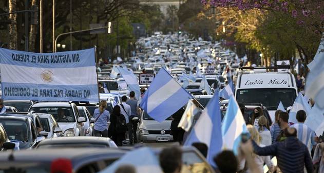 Argentina vai usar policiais federais contra protestos nas ruas