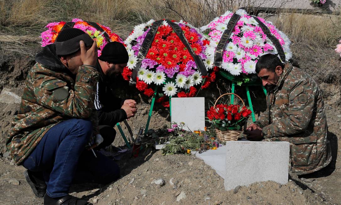 Mais de 2 mil soldados do Azerbaijão morreram em conflito com Armênia -  Notícias - R7 Internacional