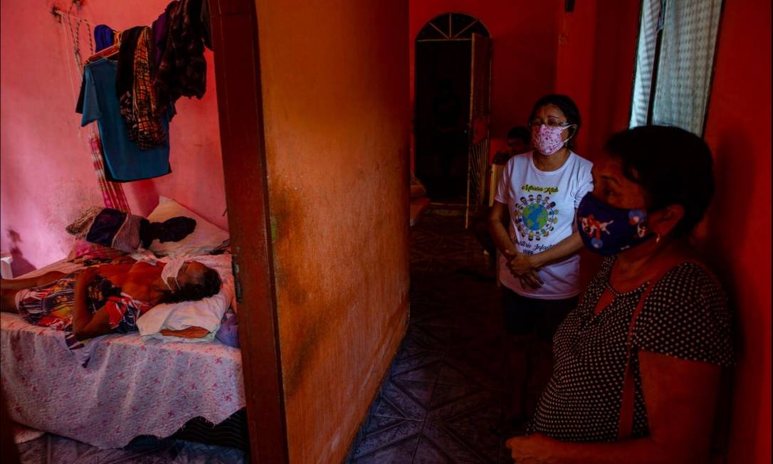 Fotografia do trabalho 'Durante crise da Covid-19, mais de 30% dos óbitos ocorrem em casa em Manaus', de Yan Boechat, do GLOBO Foto: Yan Boechat