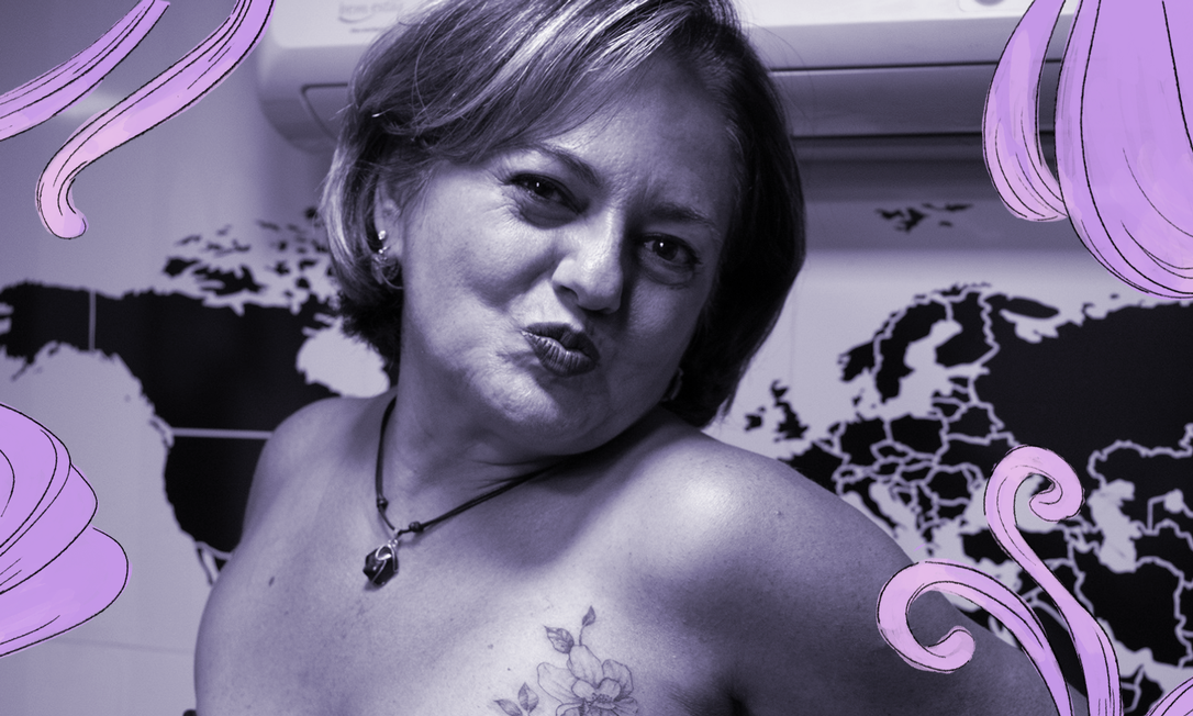 Em 2014, Silvia Lacerda, 56 anos, teve que retirar a mama esquerda por causa de um câncer. Três anos depois, colocou um implante de silicone e, no início deste ano, fez uma tatuagem florida para ressignificar a cicatriz: 'Era o que estava faltando' Foto: Arquivo Pessoal