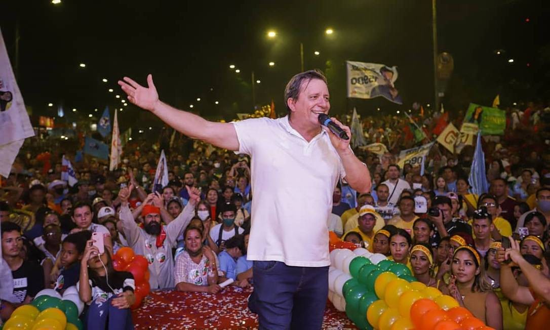 Em Parauapebas (PA), o prefeito Darci Lermen (MDB) lançou a campanha à reeleição reunindo centenas de pessoas na área conhecida como Praça de Eventos Foto: Agência O Globo