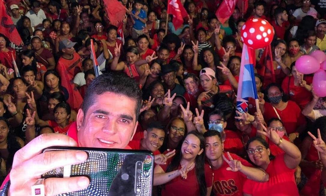 Em São Miguel do Guamá (PA), o candidato Antônio Doido (PL) reúne multidão nas ruas da cidade Foto: Agência O Globo
