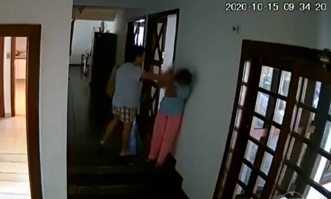 Marichu Mauro foi flagrada agredindo empregada na residência diplomática Foto: Reprodução/TV Globo