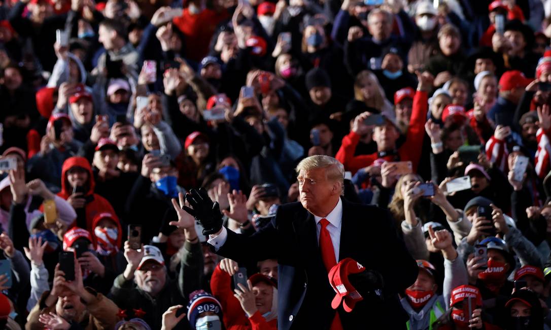 Presidente Donald Trump durante comício na Pensilvânia Foto: CARLOS BARRIA / REUTERS