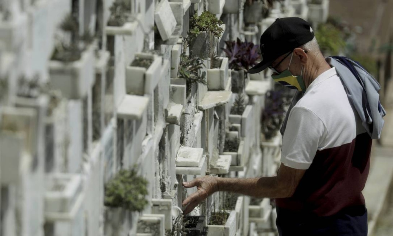 Cemitério São João Batista, em Botafogo, Zona Sul do Rio Foto: Gabriel de Paiva / Agência O Globo