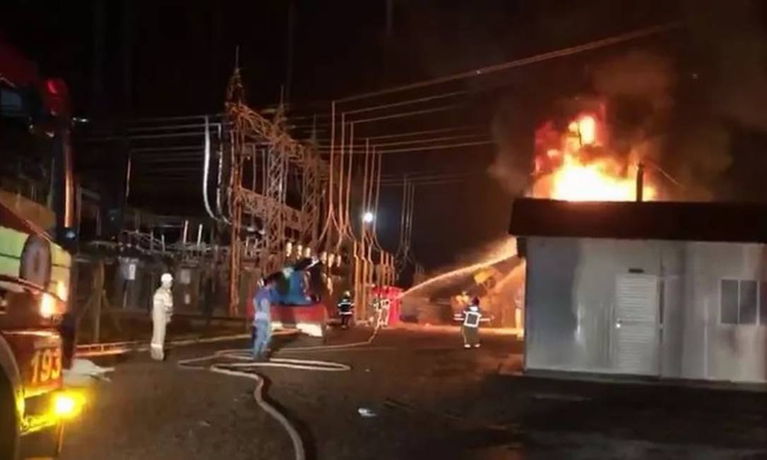 Incêndio atingiu subestação de energia durante chuva em Macapá, capital do Amapá Foto: G1/Reprodução