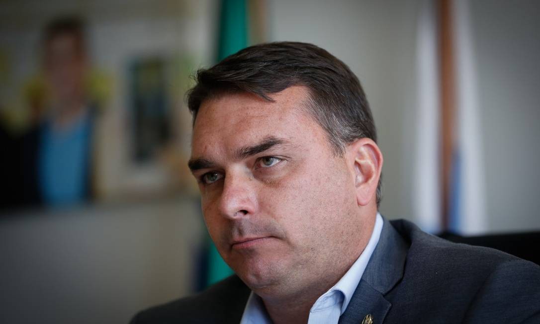 MP pede indenização de R$ 6 milhões de Flávio Bolsonaro em caso de  condenação por 'rachadinha' - Jornal O Globo