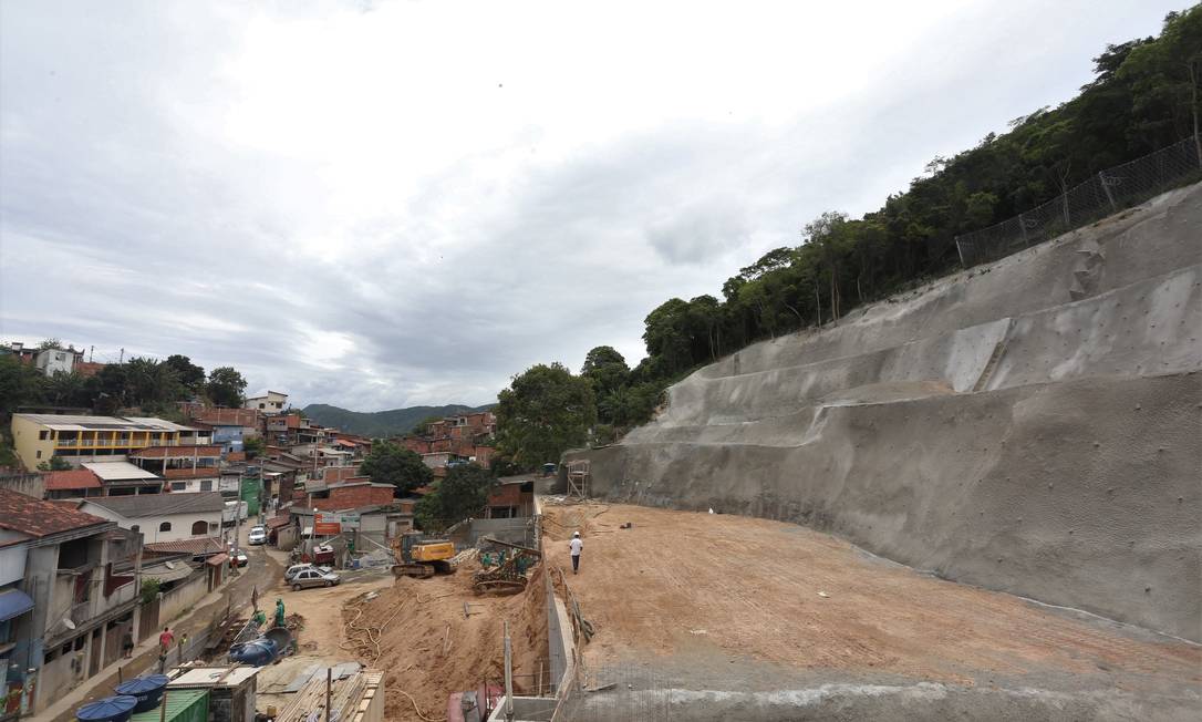 
Local do deslizamento no Morro da Boa Esperança: concretagem.
Foto:
Divulgação
/
Prefeitura de Niterói
