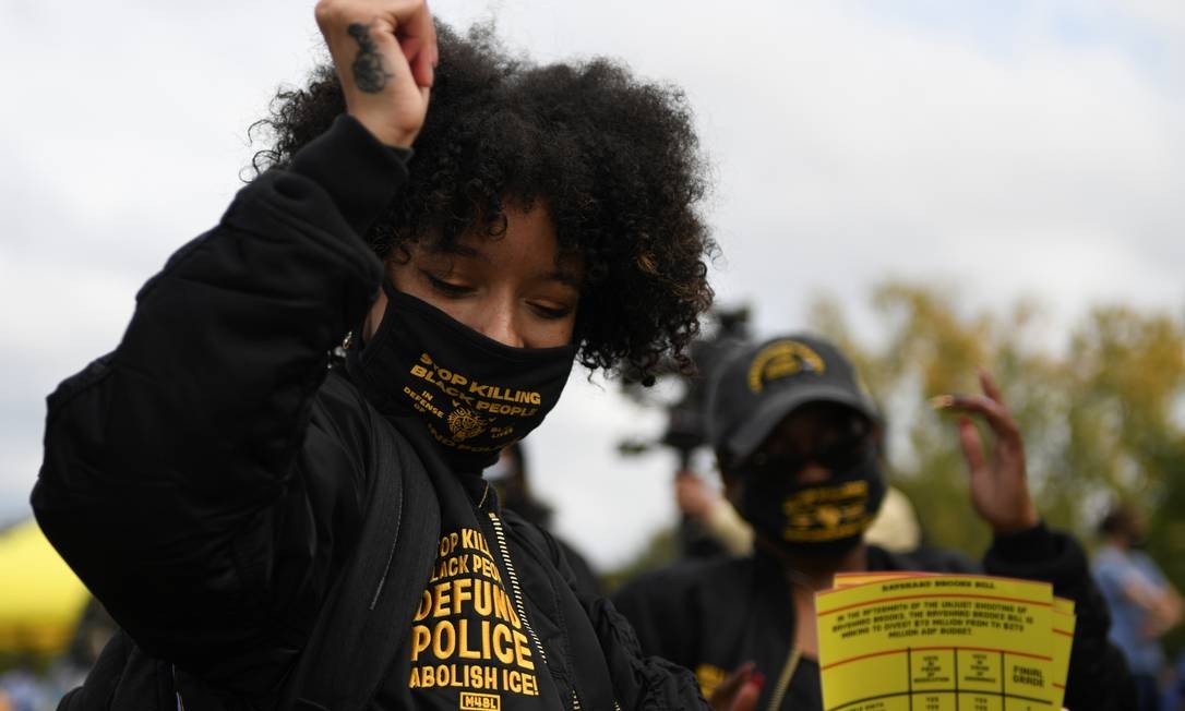 Black women celebrate in Atlanta, Georgia Photo: BRANDON BELL / REUTERS